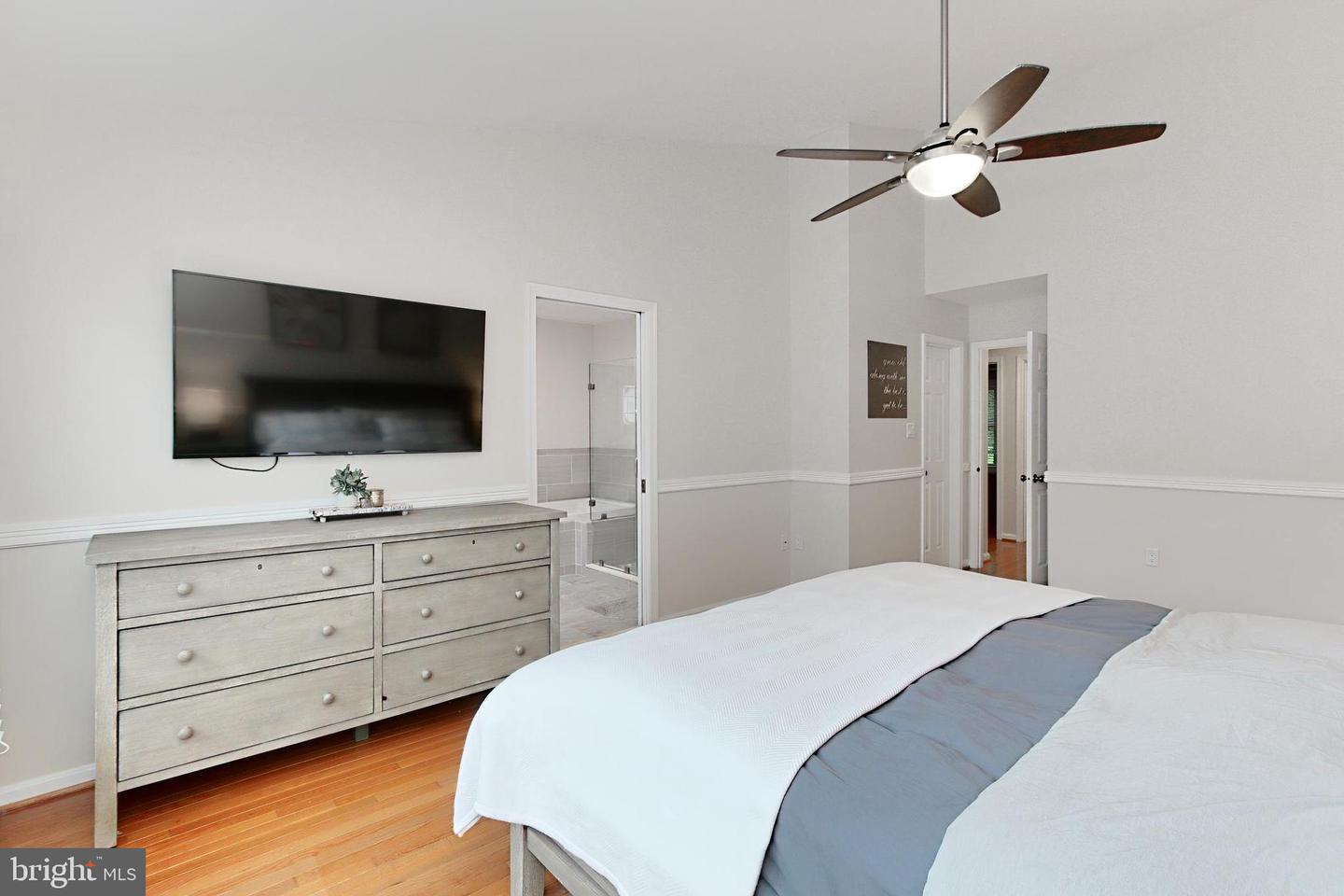 7224 OLDE LANTERN WAY, SPRINGFIELD, Virginia 22152, 3 Bedrooms Bedrooms, ,3 BathroomsBathrooms,Residential,For sale,7224 OLDE LANTERN WAY,VAFX2240292 MLS # VAFX2240292