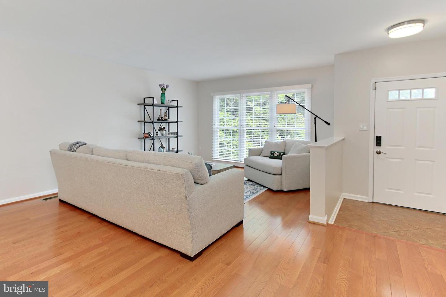 7224 OLDE LANTERN WAY, SPRINGFIELD, Virginia 22152, 3 Bedrooms Bedrooms, ,3 BathroomsBathrooms,Residential,For sale,7224 OLDE LANTERN WAY,VAFX2240292 MLS # VAFX2240292