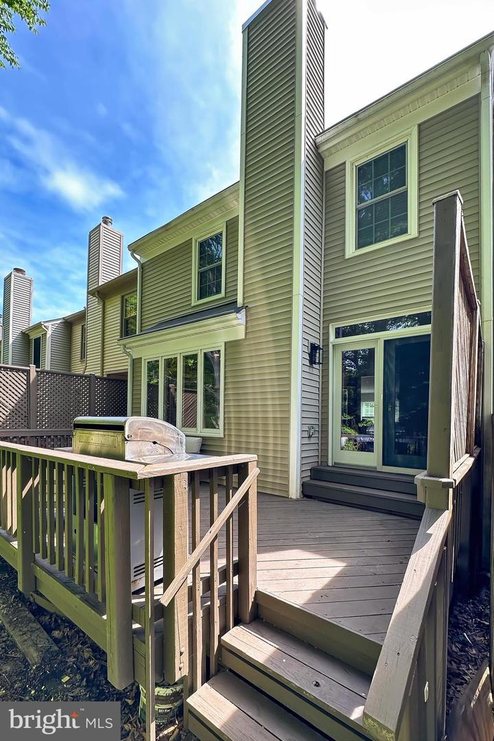 7224 OLDE LANTERN WAY, SPRINGFIELD, Virginia 22152, 3 Bedrooms Bedrooms, ,3 BathroomsBathrooms,Residential,For sale,7224 OLDE LANTERN WAY,VAFX2240292 MLS # VAFX2240292