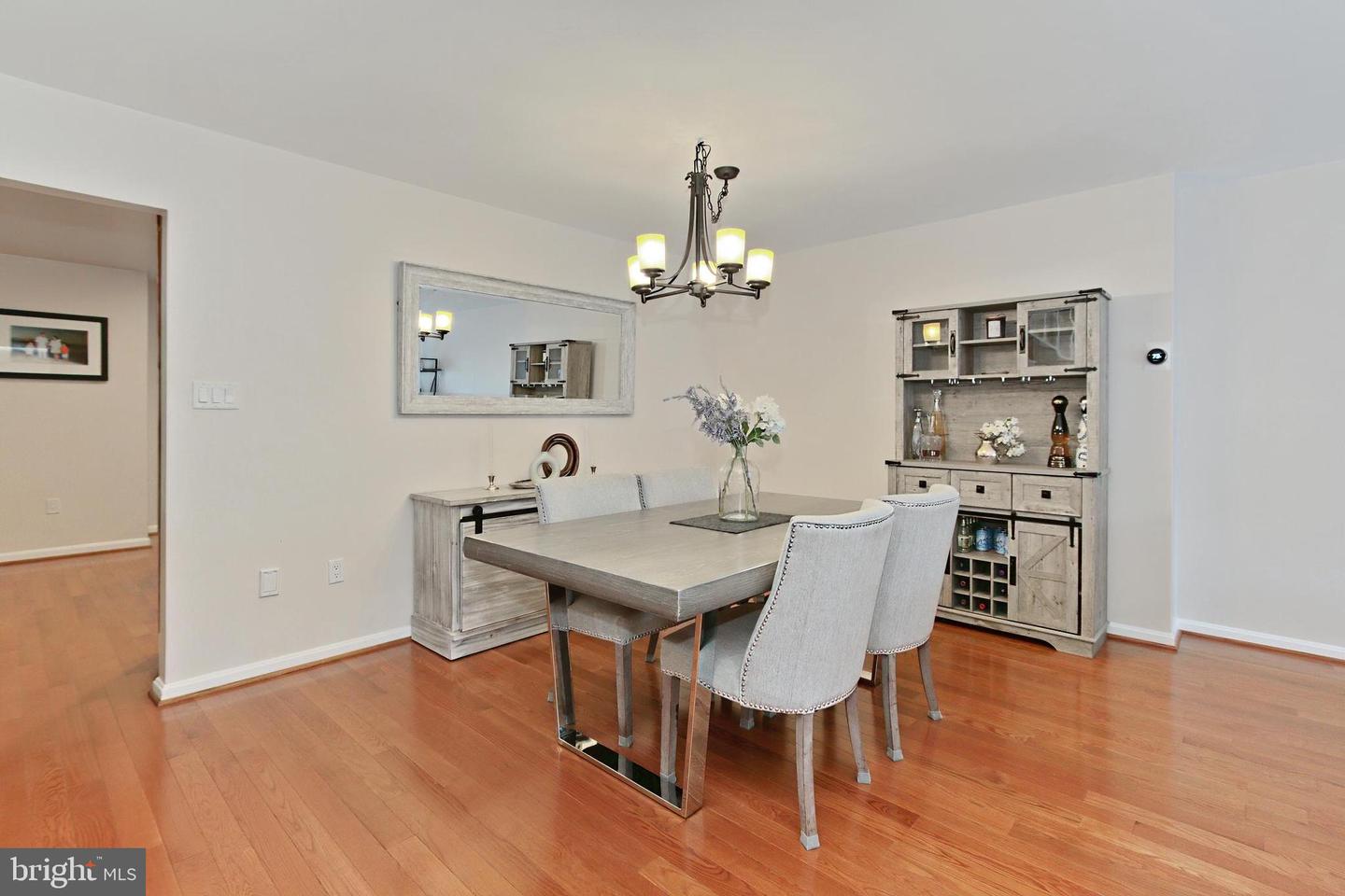 7224 OLDE LANTERN WAY, SPRINGFIELD, Virginia 22152, 3 Bedrooms Bedrooms, ,3 BathroomsBathrooms,Residential,For sale,7224 OLDE LANTERN WAY,VAFX2240292 MLS # VAFX2240292