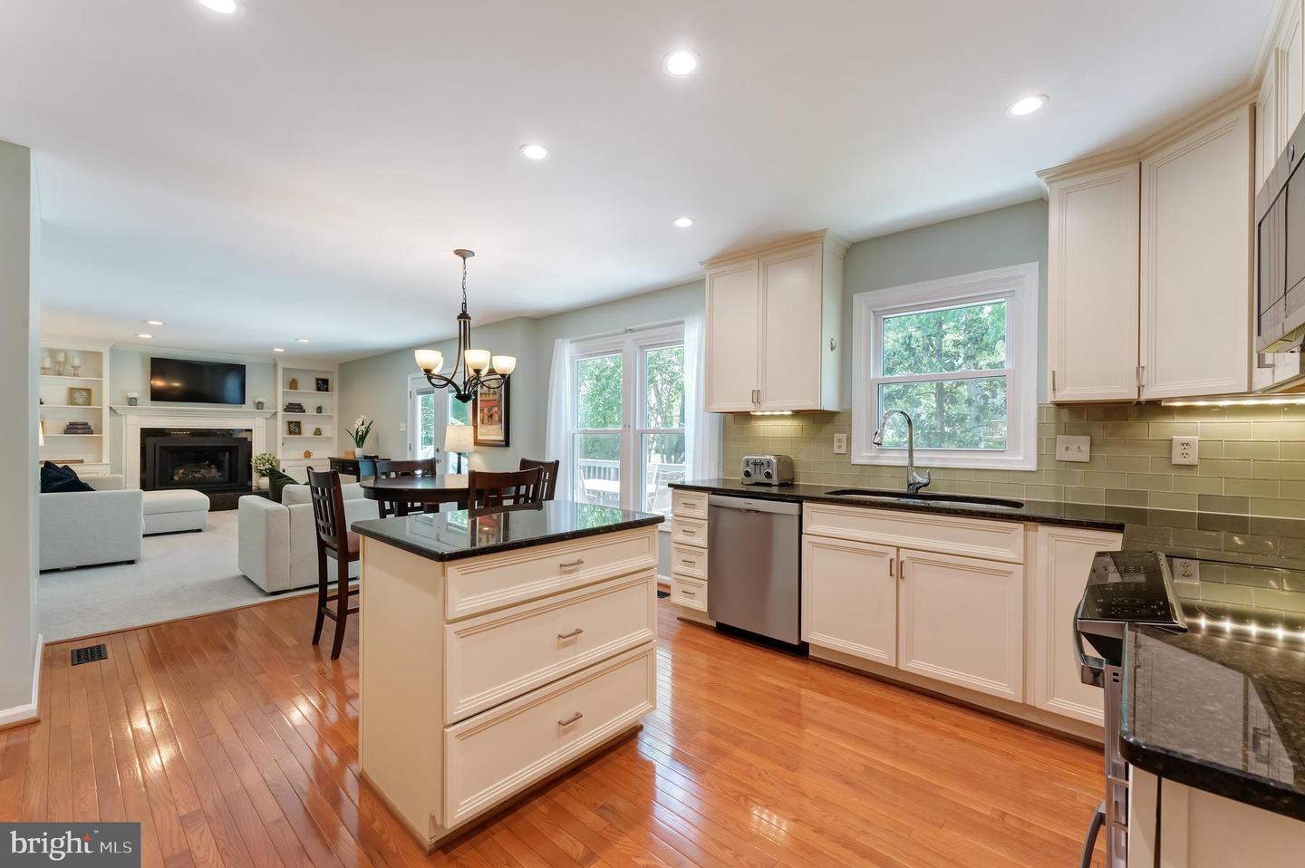 13826 SPRINGSTONE DR, CLIFTON, Virginia 20124, 4 Bedrooms Bedrooms, ,3 BathroomsBathrooms,Residential,For sale,13826 SPRINGSTONE DR,VAFX2240318 MLS # VAFX2240318