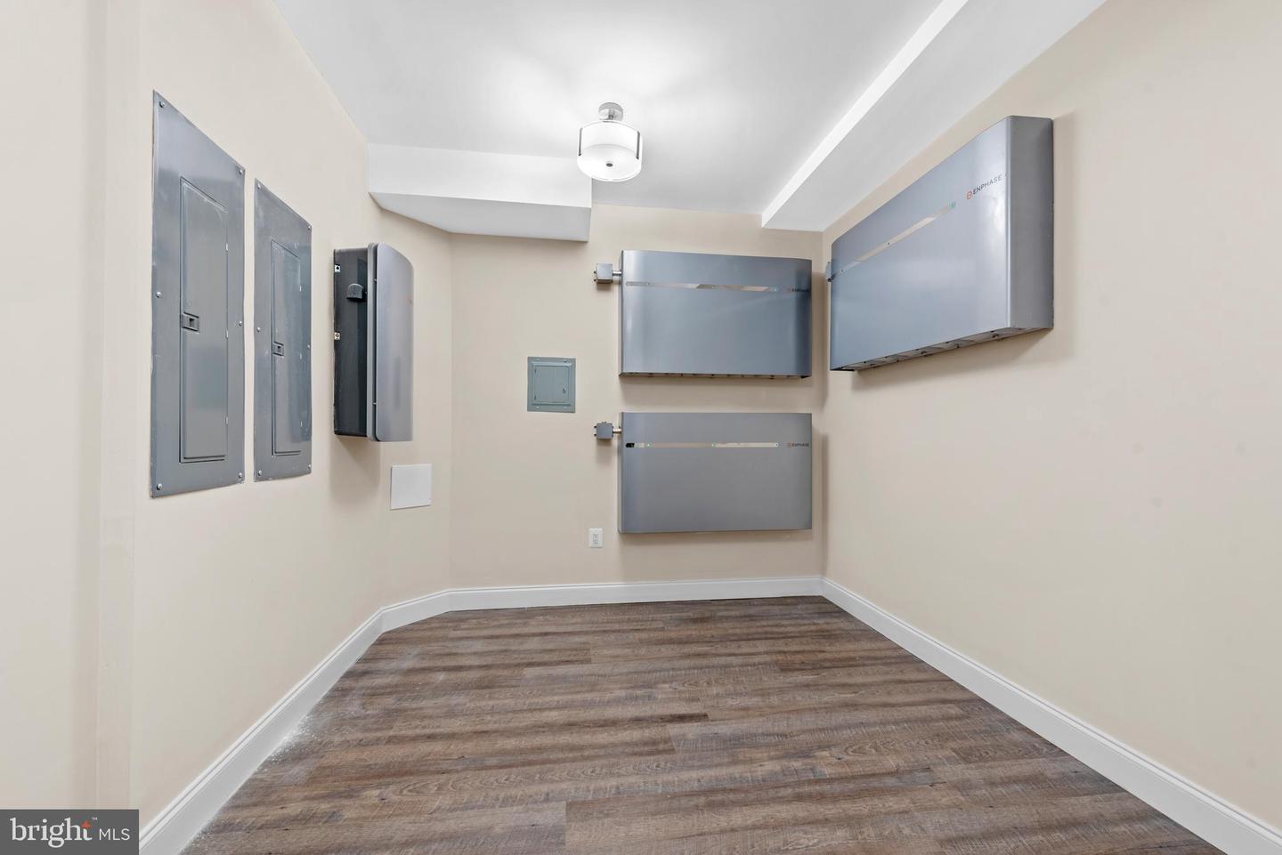 7003 CHURCHILL RD, MCLEAN, Virginia 22101, 7 Bedrooms Bedrooms, ,6 BathroomsBathrooms,Residential,For sale,7003 CHURCHILL RD,VAFX2240334 MLS # VAFX2240334