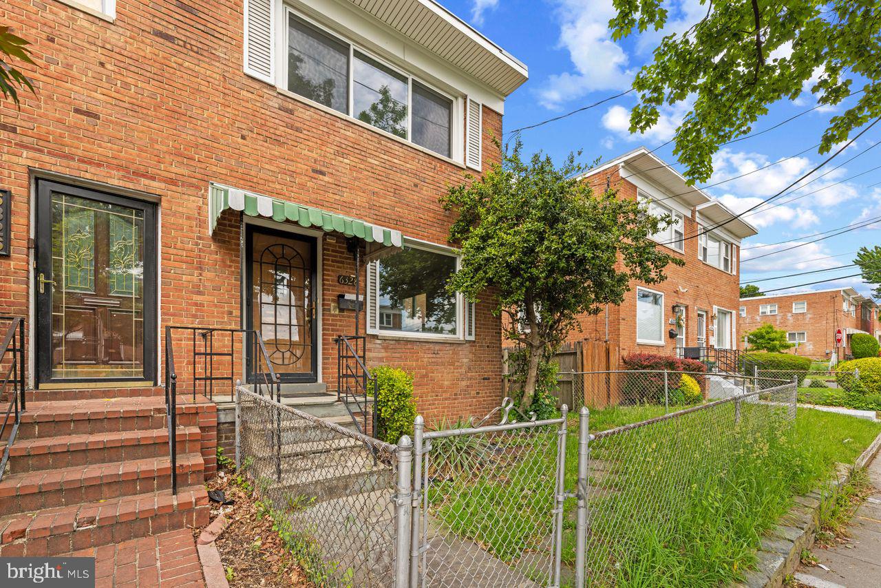 6328 NORTH CAPITOL ST NW, WASHINGTON, District Of Columbia 20011, 3 Bedrooms Bedrooms, ,1 BathroomBathrooms,Residential,For sale,6328 NORTH CAPITOL ST NW,DCDC2200098 MLS # DCDC2200098