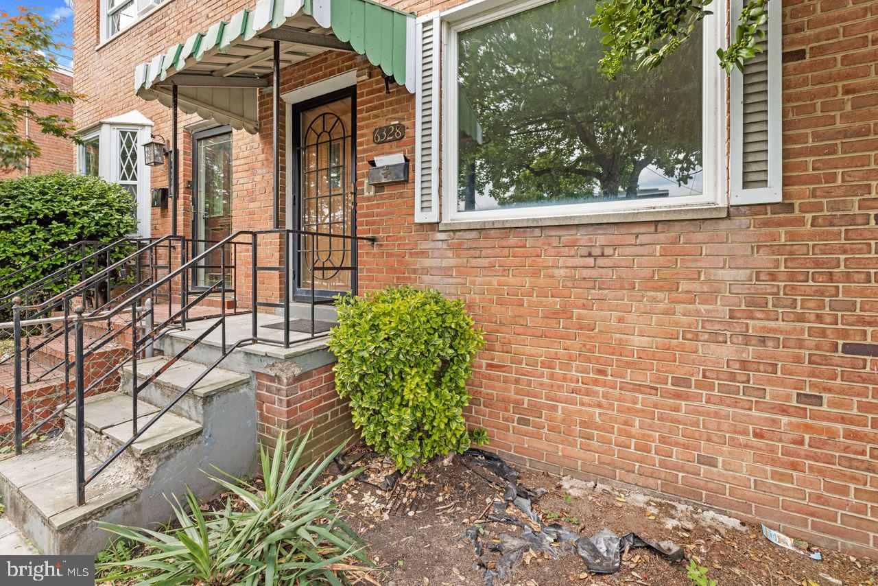6328 NORTH CAPITOL ST NW, WASHINGTON, District Of Columbia 20011, 3 Bedrooms Bedrooms, ,1 BathroomBathrooms,Residential,For sale,6328 NORTH CAPITOL ST NW,DCDC2200098 MLS # DCDC2200098