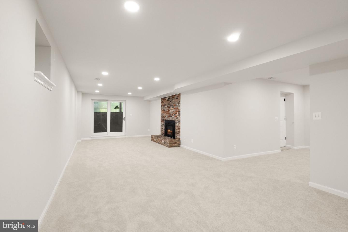 14863 PRESTIGE DR, WOODBRIDGE, Virginia 22193, 6 Bedrooms Bedrooms, ,3 BathroomsBathrooms,Residential,For sale,14863 PRESTIGE DR,VAPW2094480 MLS # VAPW2094480