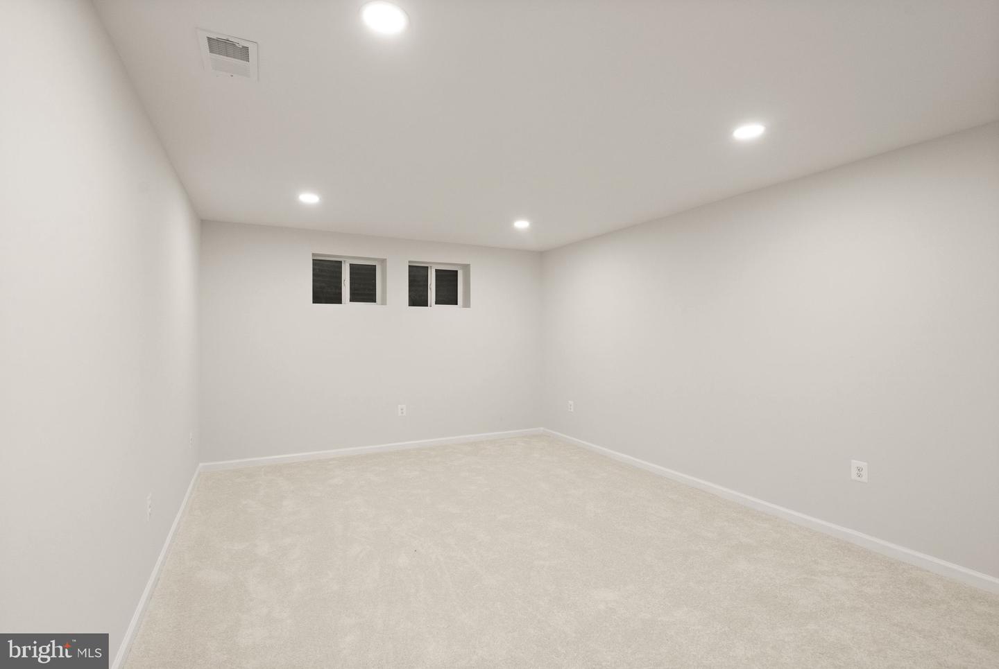 14863 PRESTIGE DR, WOODBRIDGE, Virginia 22193, 6 Bedrooms Bedrooms, ,3 BathroomsBathrooms,Residential,For sale,14863 PRESTIGE DR,VAPW2094480 MLS # VAPW2094480