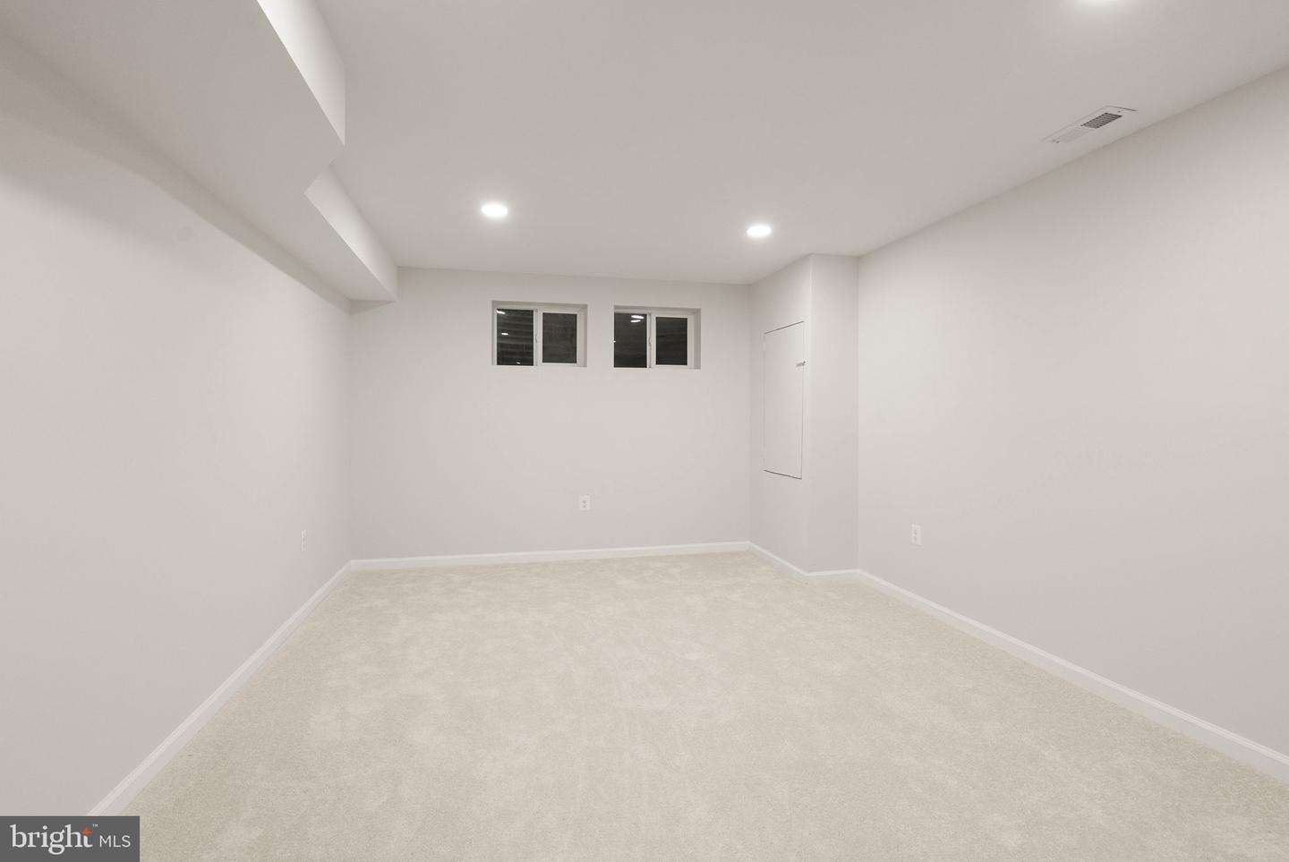 14863 PRESTIGE DR, WOODBRIDGE, Virginia 22193, 6 Bedrooms Bedrooms, ,3 BathroomsBathrooms,Residential,For sale,14863 PRESTIGE DR,VAPW2094480 MLS # VAPW2094480
