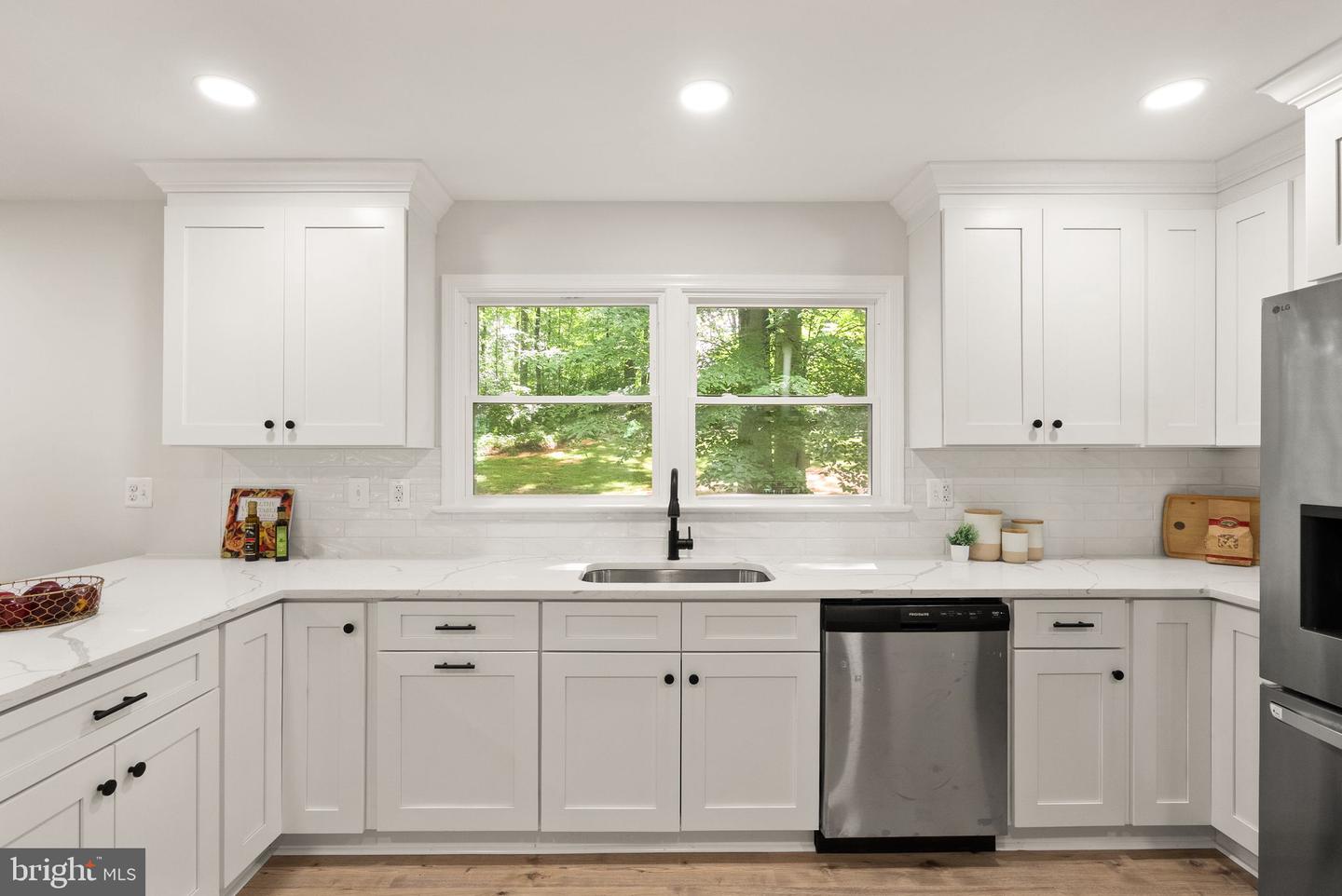 14863 PRESTIGE DR, WOODBRIDGE, Virginia 22193, 6 Bedrooms Bedrooms, ,3 BathroomsBathrooms,Residential,For sale,14863 PRESTIGE DR,VAPW2094480 MLS # VAPW2094480