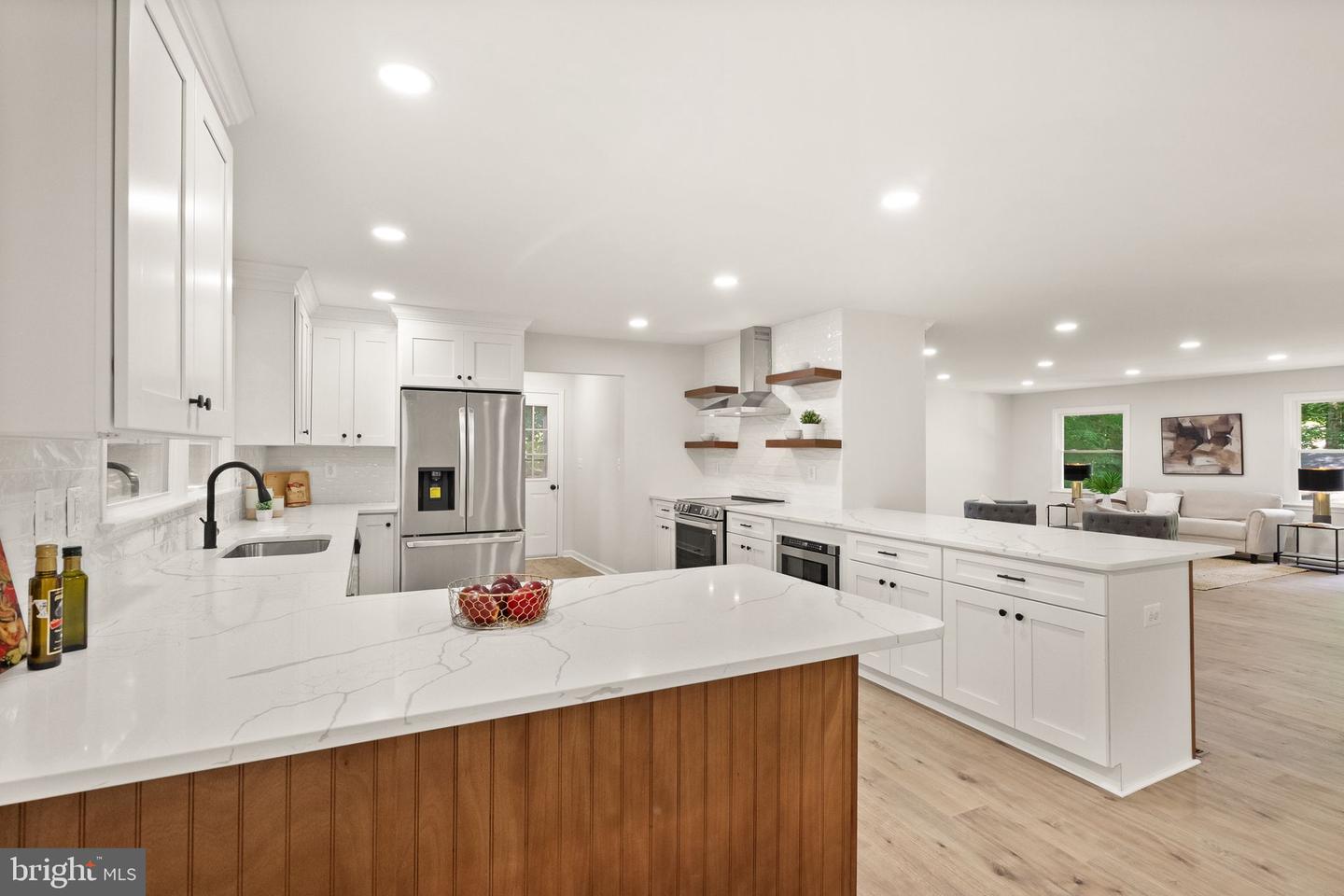 14863 PRESTIGE DR, WOODBRIDGE, Virginia 22193, 6 Bedrooms Bedrooms, ,3 BathroomsBathrooms,Residential,For sale,14863 PRESTIGE DR,VAPW2094480 MLS # VAPW2094480