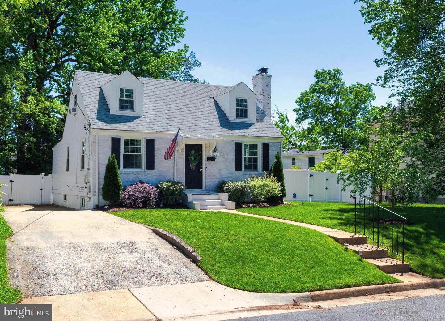 6711 FARRAGUT AVE, FALLS CHURCH, Virginia 22042, 3 Bedrooms Bedrooms, ,2 BathroomsBathrooms,Residential,For sale,6711 FARRAGUT AVE,VAFX2240258 MLS # VAFX2240258