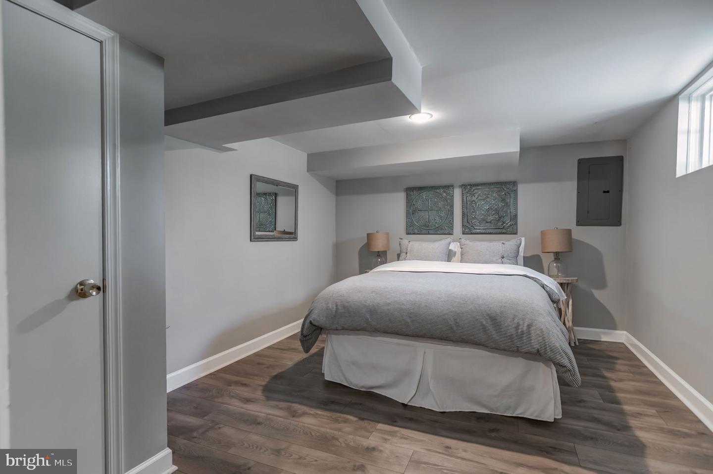6711 FARRAGUT AVE, FALLS CHURCH, Virginia 22042, 3 Bedrooms Bedrooms, ,2 BathroomsBathrooms,Residential,For sale,6711 FARRAGUT AVE,VAFX2240258 MLS # VAFX2240258