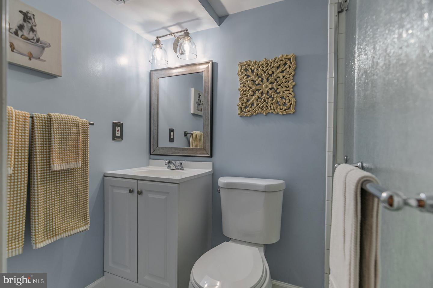 6711 FARRAGUT AVE, FALLS CHURCH, Virginia 22042, 3 Bedrooms Bedrooms, ,2 BathroomsBathrooms,Residential,For sale,6711 FARRAGUT AVE,VAFX2240258 MLS # VAFX2240258