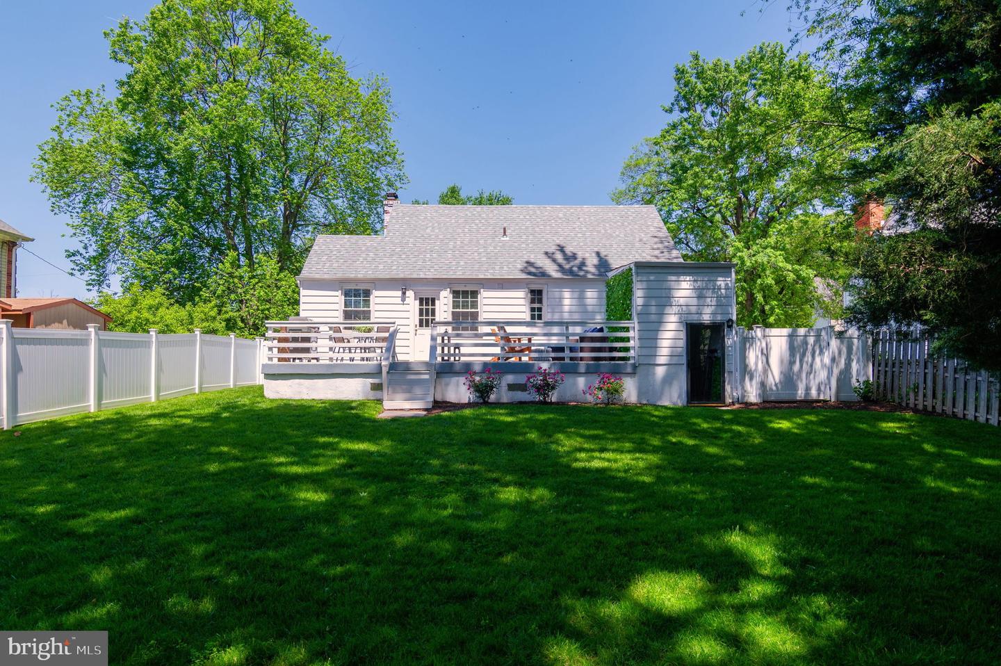 6711 FARRAGUT AVE, FALLS CHURCH, Virginia 22042, 3 Bedrooms Bedrooms, ,2 BathroomsBathrooms,Residential,For sale,6711 FARRAGUT AVE,VAFX2240258 MLS # VAFX2240258