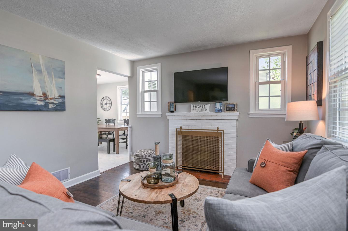 6711 FARRAGUT AVE, FALLS CHURCH, Virginia 22042, 3 Bedrooms Bedrooms, ,2 BathroomsBathrooms,Residential,For sale,6711 FARRAGUT AVE,VAFX2240258 MLS # VAFX2240258