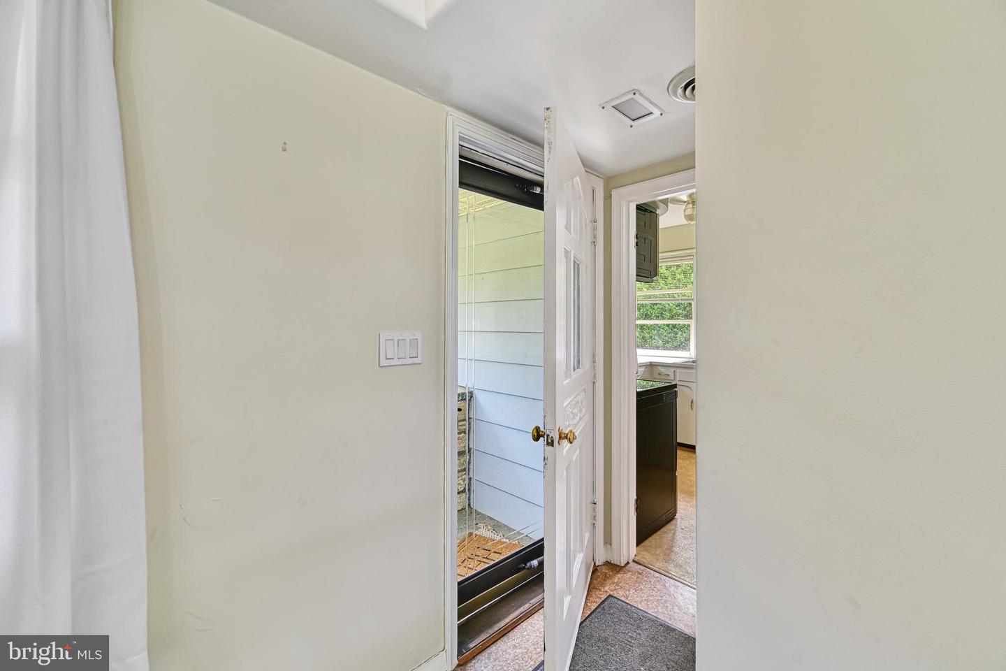 102 E WASHINGTON ST, REMINGTON, Virginia 22734, 2 Bedrooms Bedrooms, ,1 BathroomBathrooms,Residential,For sale,102 E WASHINGTON ST,VAFQ2016586 MLS # VAFQ2016586
