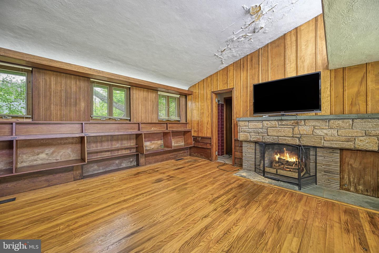 102 E WASHINGTON ST, REMINGTON, Virginia 22734, 2 Bedrooms Bedrooms, ,1 BathroomBathrooms,Residential,For sale,102 E WASHINGTON ST,VAFQ2016586 MLS # VAFQ2016586