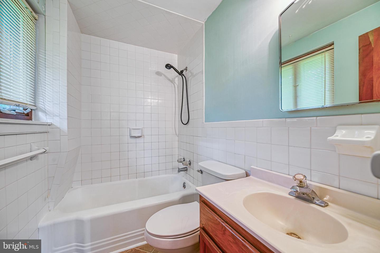 102 E WASHINGTON ST, REMINGTON, Virginia 22734, 2 Bedrooms Bedrooms, ,1 BathroomBathrooms,Residential,For sale,102 E WASHINGTON ST,VAFQ2016586 MLS # VAFQ2016586