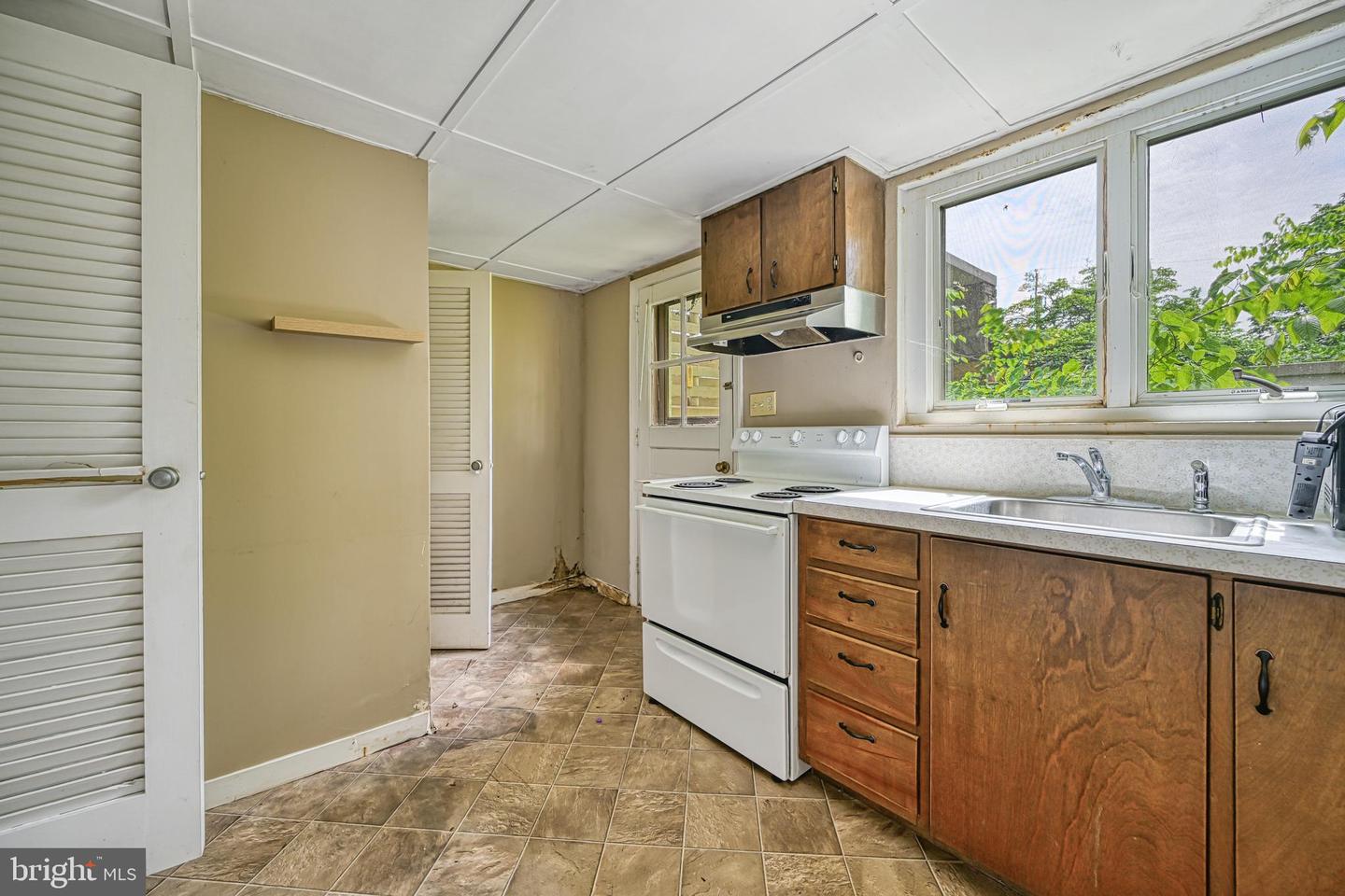 102 E WASHINGTON ST, REMINGTON, Virginia 22734, 2 Bedrooms Bedrooms, ,1 BathroomBathrooms,Residential,For sale,102 E WASHINGTON ST,VAFQ2016586 MLS # VAFQ2016586