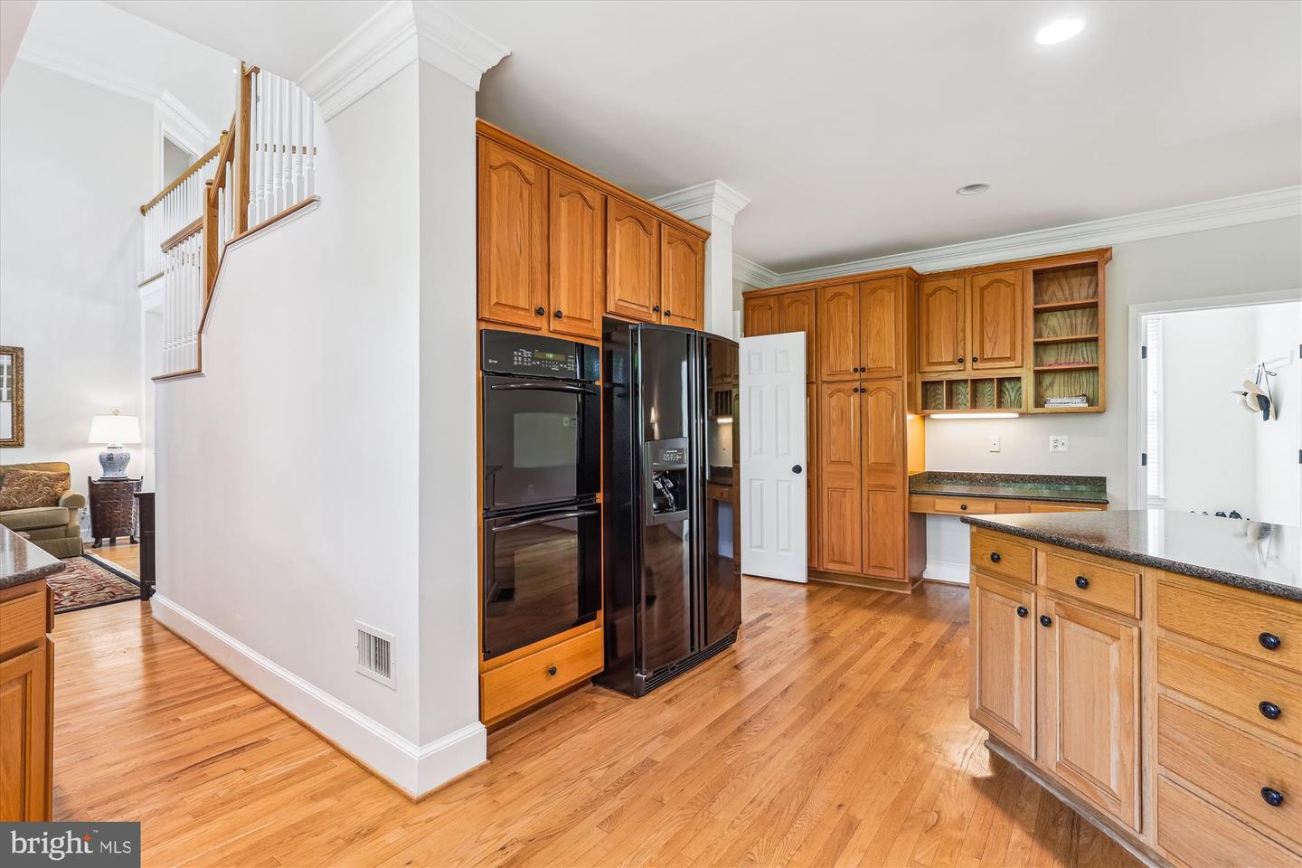 12308 COUNTRY RIDGE LN, FAIRFAX, Virginia 22033, 5 Bedrooms Bedrooms, ,4 BathroomsBathrooms,Residential,For sale,12308 COUNTRY RIDGE LN,VAFX2240376 MLS # VAFX2240376