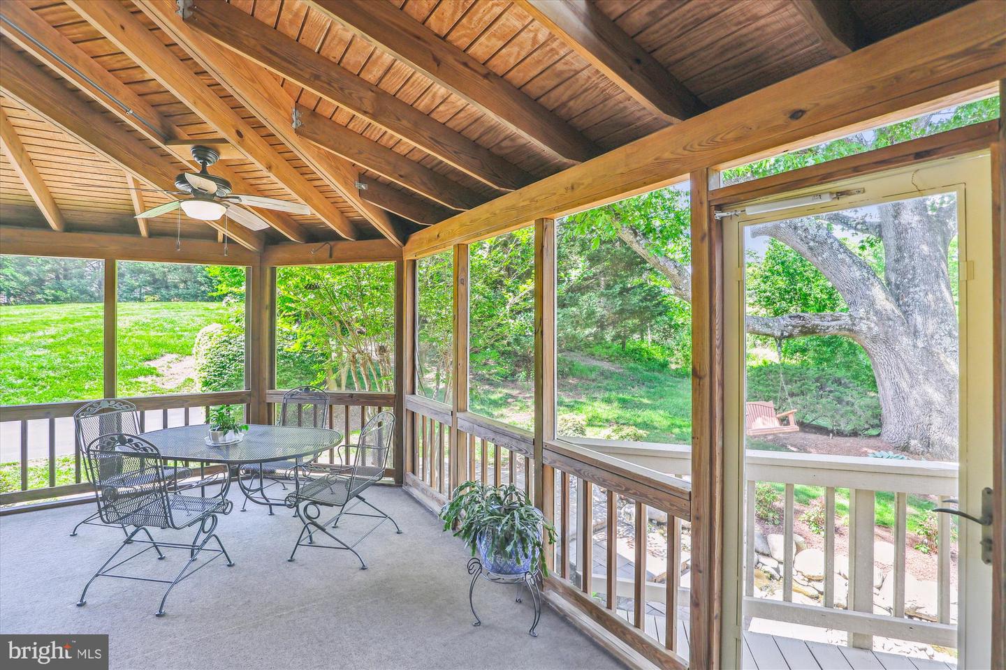 12308 COUNTRY RIDGE LN, FAIRFAX, Virginia 22033, 5 Bedrooms Bedrooms, ,4 BathroomsBathrooms,Residential,For sale,12308 COUNTRY RIDGE LN,VAFX2240376 MLS # VAFX2240376