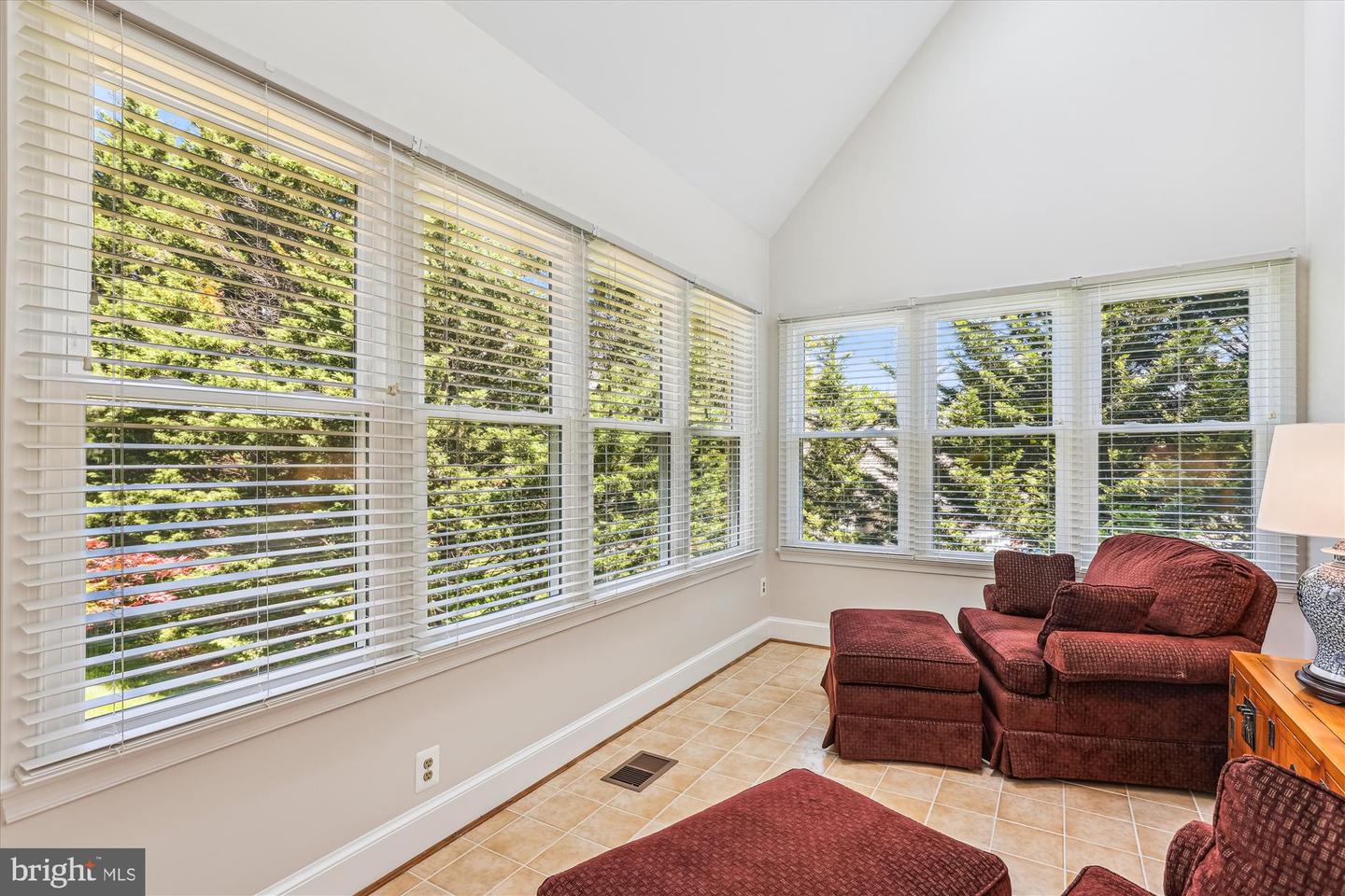 12308 COUNTRY RIDGE LN, FAIRFAX, Virginia 22033, 5 Bedrooms Bedrooms, ,4 BathroomsBathrooms,Residential,For sale,12308 COUNTRY RIDGE LN,VAFX2240376 MLS # VAFX2240376