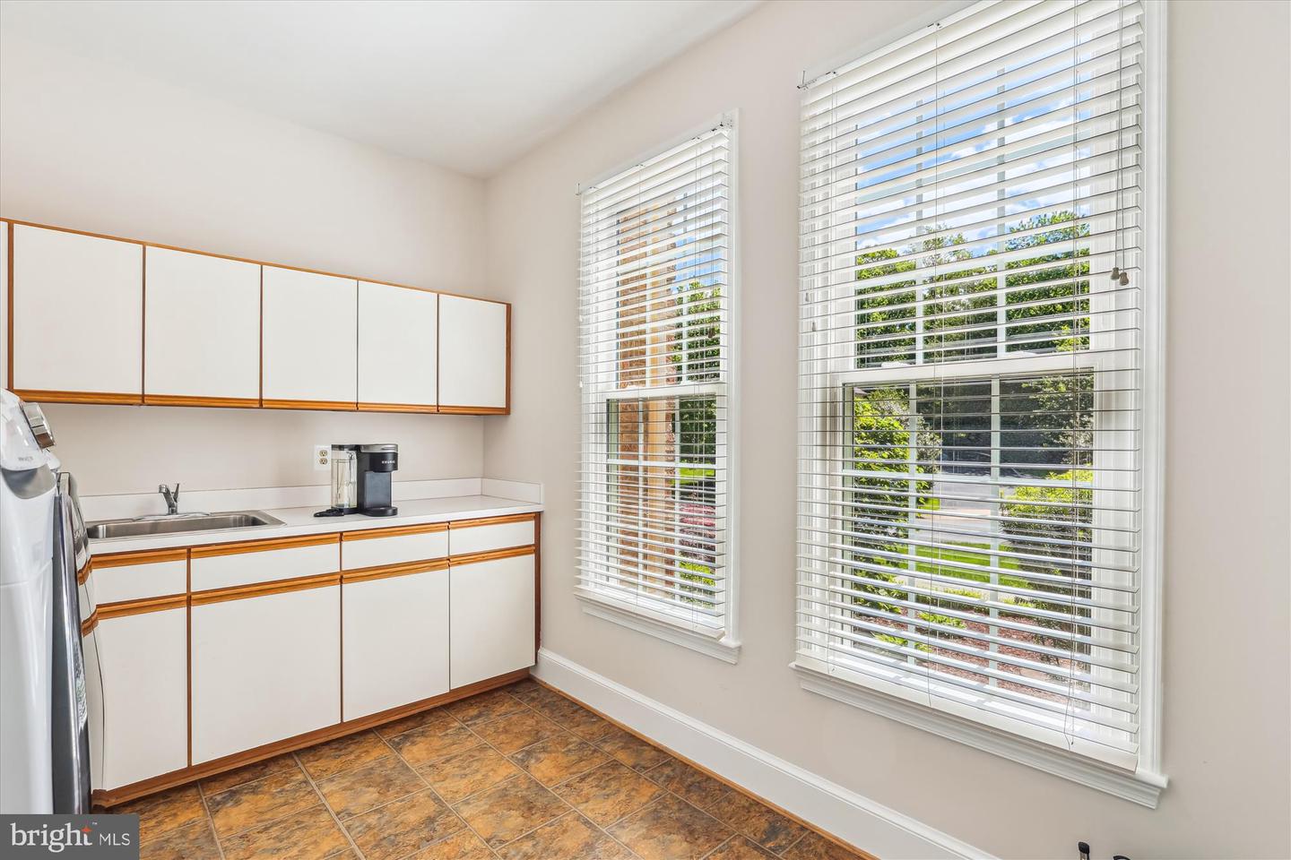 12308 COUNTRY RIDGE LN, FAIRFAX, Virginia 22033, 5 Bedrooms Bedrooms, ,4 BathroomsBathrooms,Residential,For sale,12308 COUNTRY RIDGE LN,VAFX2240376 MLS # VAFX2240376