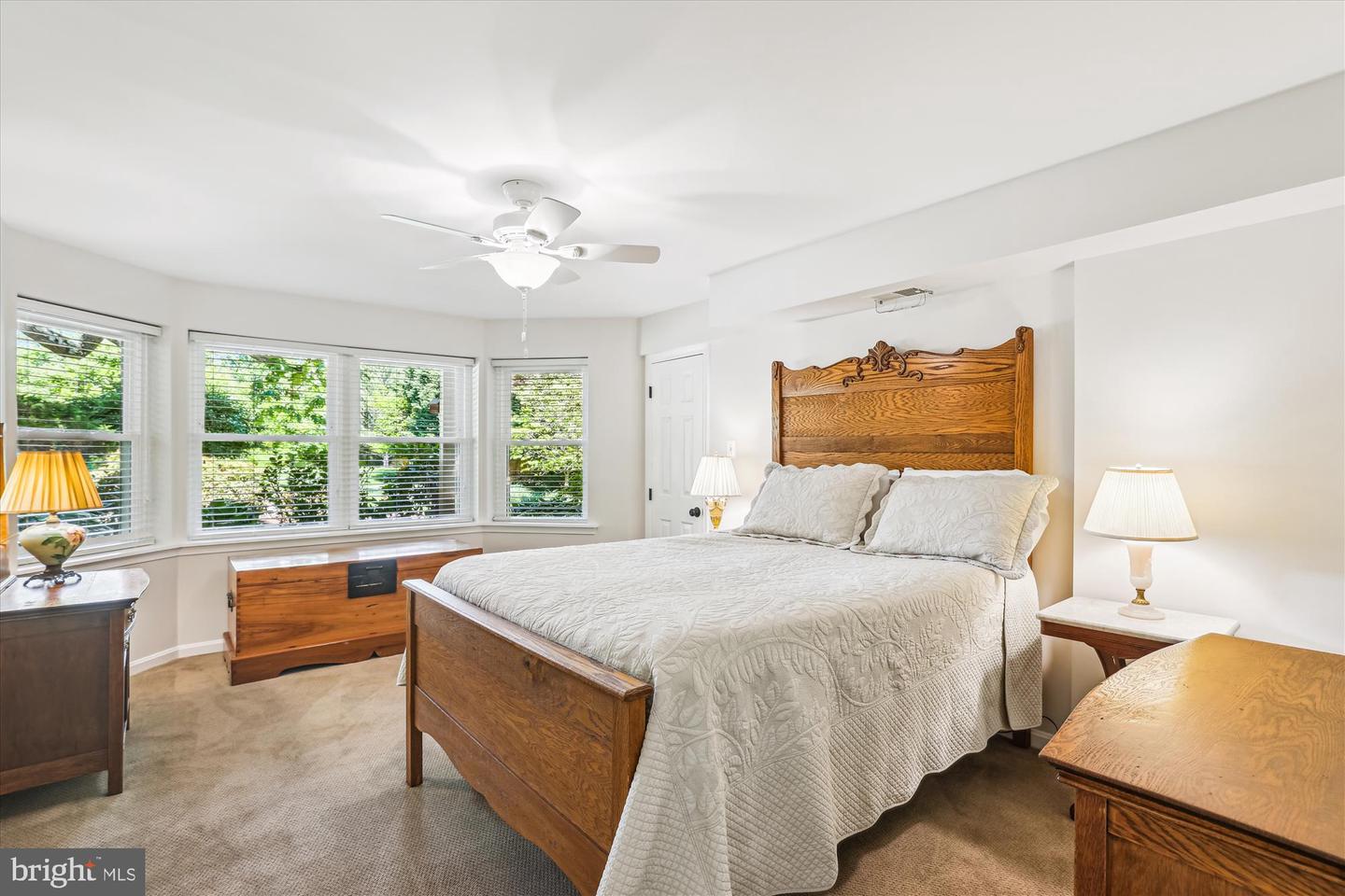 12308 COUNTRY RIDGE LN, FAIRFAX, Virginia 22033, 5 Bedrooms Bedrooms, ,4 BathroomsBathrooms,Residential,For sale,12308 COUNTRY RIDGE LN,VAFX2240376 MLS # VAFX2240376