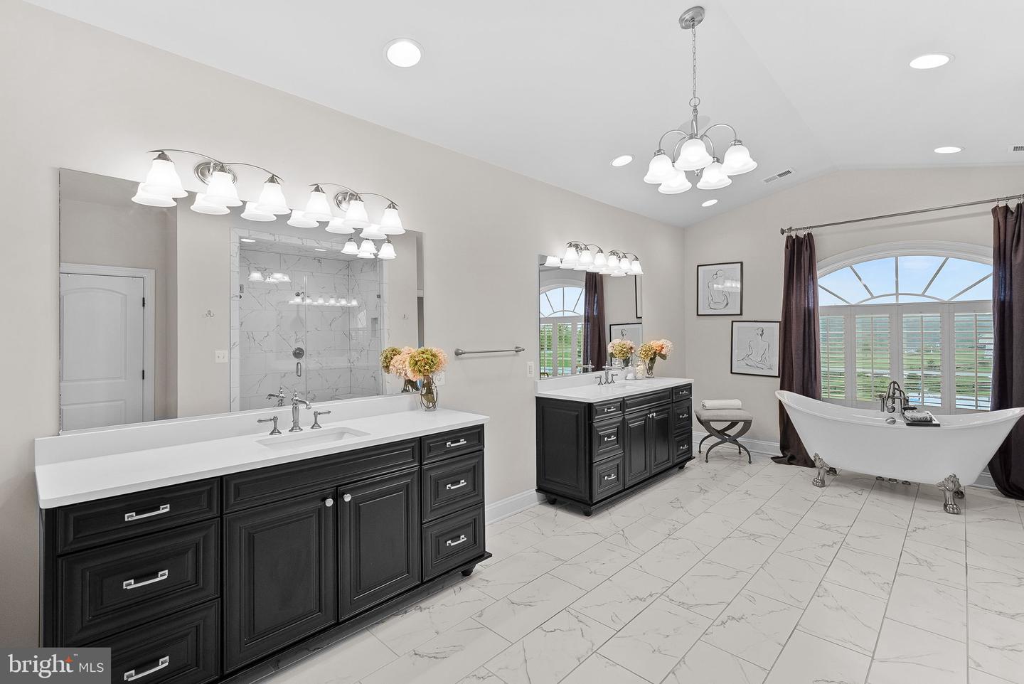 16024 WATERFORD CREST PL, PAEONIAN SPRINGS, Virginia 20129, 7 Bedrooms Bedrooms, ,6 BathroomsBathrooms,Residential,For sale,16024 WATERFORD CREST PL,VALO2096224 MLS # VALO2096224