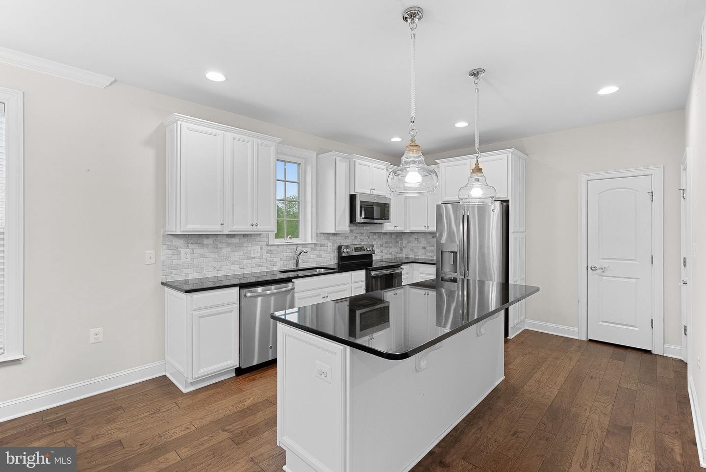 16024 WATERFORD CREST PL, PAEONIAN SPRINGS, Virginia 20129, 7 Bedrooms Bedrooms, ,6 BathroomsBathrooms,Residential,For sale,16024 WATERFORD CREST PL,VALO2096224 MLS # VALO2096224