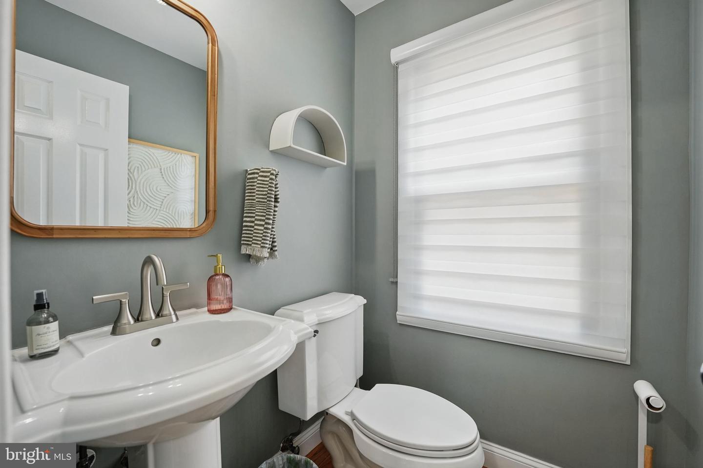 8134 VIOLA ST, SPRINGFIELD, Virginia 22152, 4 Bedrooms Bedrooms, ,3 BathroomsBathrooms,Residential,For sale,8134 VIOLA ST,VAFX2240408 MLS # VAFX2240408