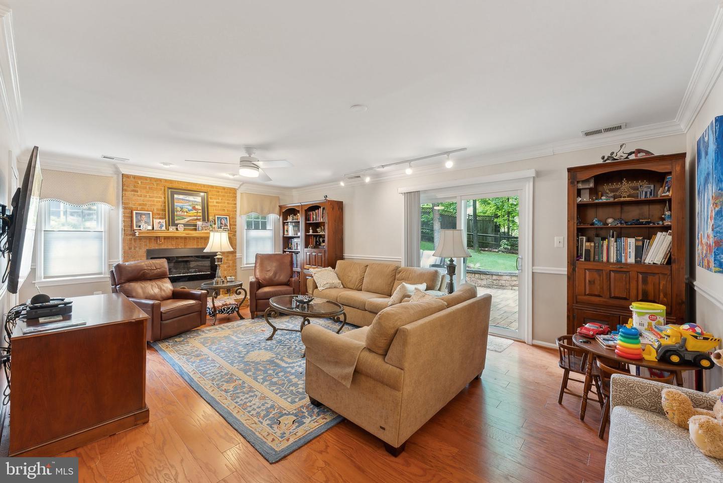 6554 GLADEVIEW CT, BURKE, Virginia 22015, 4 Bedrooms Bedrooms, ,2 BathroomsBathrooms,Residential,For sale,6554 GLADEVIEW CT,VAFX2240448 MLS # VAFX2240448