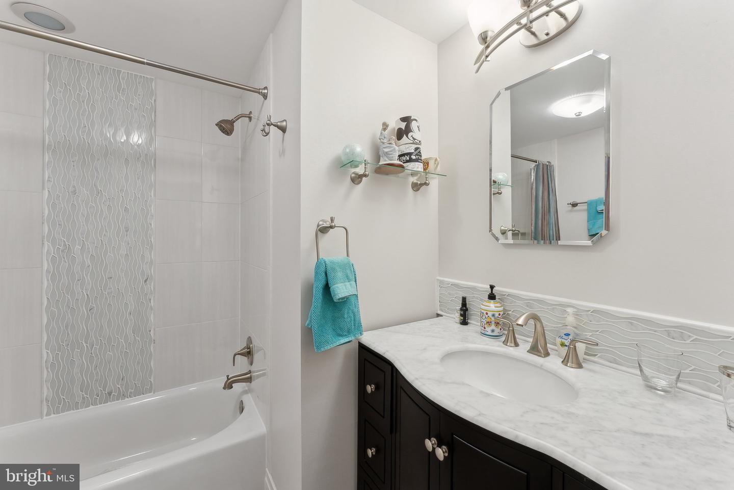 6554 GLADEVIEW CT, BURKE, Virginia 22015, 4 Bedrooms Bedrooms, ,2 BathroomsBathrooms,Residential,For sale,6554 GLADEVIEW CT,VAFX2240448 MLS # VAFX2240448