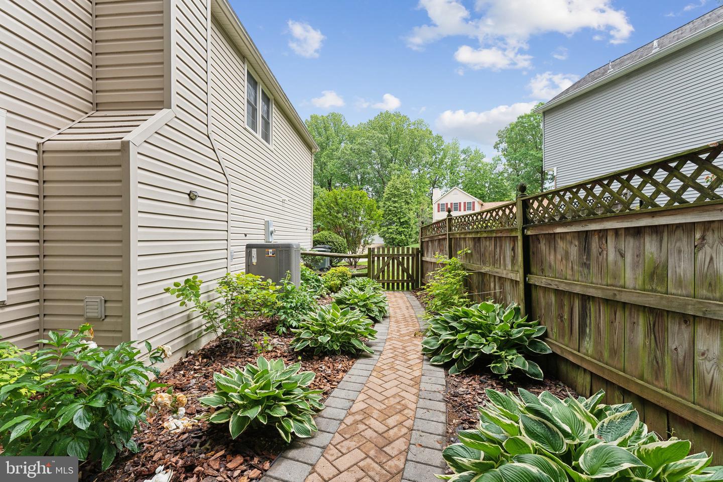 6554 GLADEVIEW CT, BURKE, Virginia 22015, 4 Bedrooms Bedrooms, ,2 BathroomsBathrooms,Residential,For sale,6554 GLADEVIEW CT,VAFX2240448 MLS # VAFX2240448