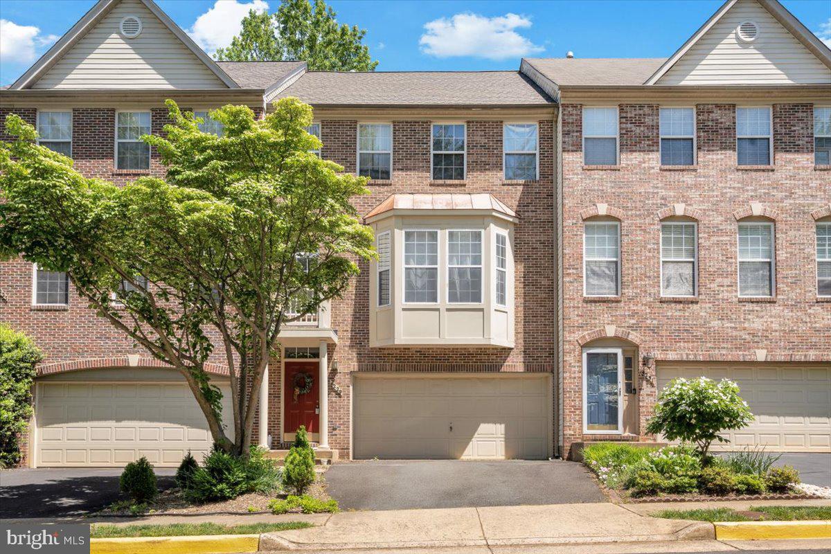 4229 TRUMBO CT, FAIRFAX, Virginia 22033, 3 Bedrooms Bedrooms, ,2 BathroomsBathrooms,Residential,For sale,4229 TRUMBO CT,VAFX2240460 MLS # VAFX2240460