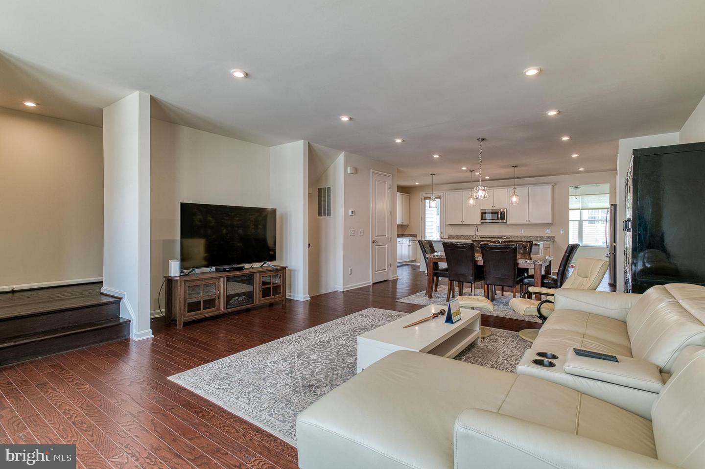 5015 LITTLE MARTHA WAY, WOODBRIDGE, Virginia 22192, 4 Bedrooms Bedrooms, ,3 BathroomsBathrooms,Residential,For sale,5015 LITTLE MARTHA WAY,VAPW2094548 MLS # VAPW2094548