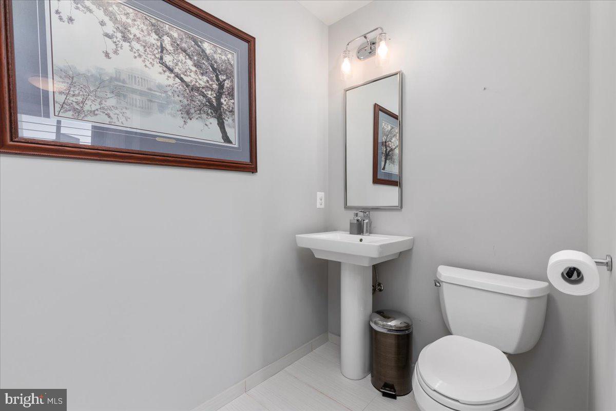 101 DYER CT, HERNDON, Virginia 20170, 4 Bedrooms Bedrooms, ,3 BathroomsBathrooms,Residential,For sale,101 DYER CT,VAFX2240516 MLS # VAFX2240516