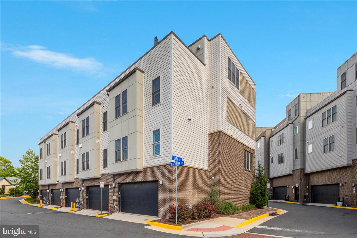 101 DYER CT, HERNDON, Virginia 20170, 4 Bedrooms Bedrooms, ,3 BathroomsBathrooms,Residential,For sale,101 DYER CT,VAFX2240516 MLS # VAFX2240516