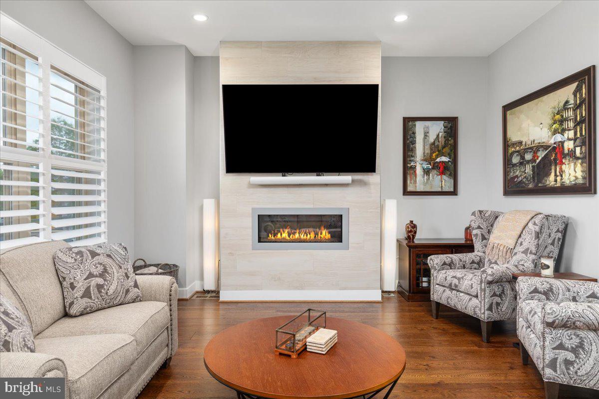 101 DYER CT, HERNDON, Virginia 20170, 4 Bedrooms Bedrooms, ,3 BathroomsBathrooms,Residential,For sale,101 DYER CT,VAFX2240516 MLS # VAFX2240516
