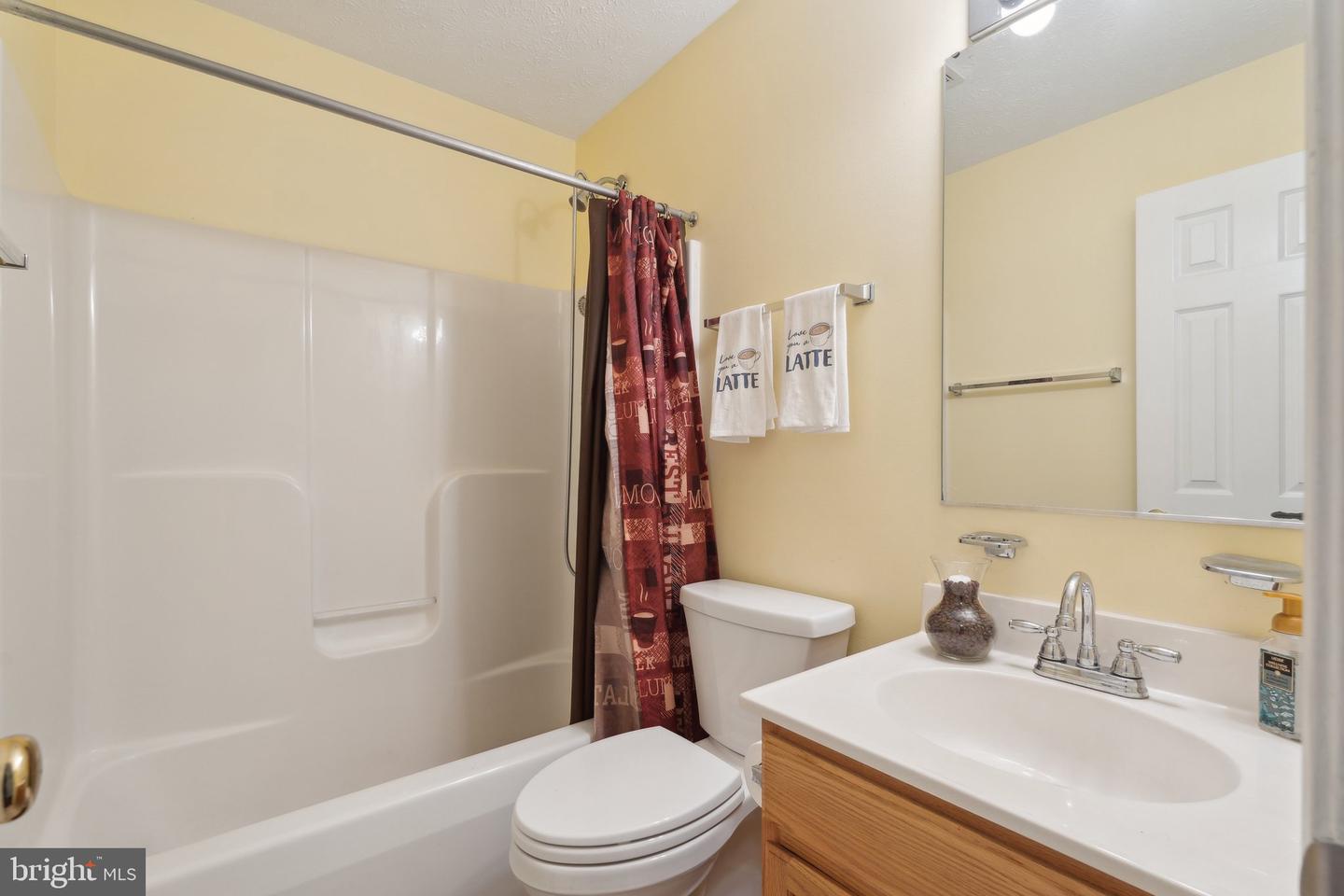 119 HILL VALLEY DR, WINCHESTER, Virginia 22602, 4 Bedrooms Bedrooms, ,3 BathroomsBathrooms,Residential,For sale,119 HILL VALLEY DR,VAFV2034118 MLS # VAFV2034118
