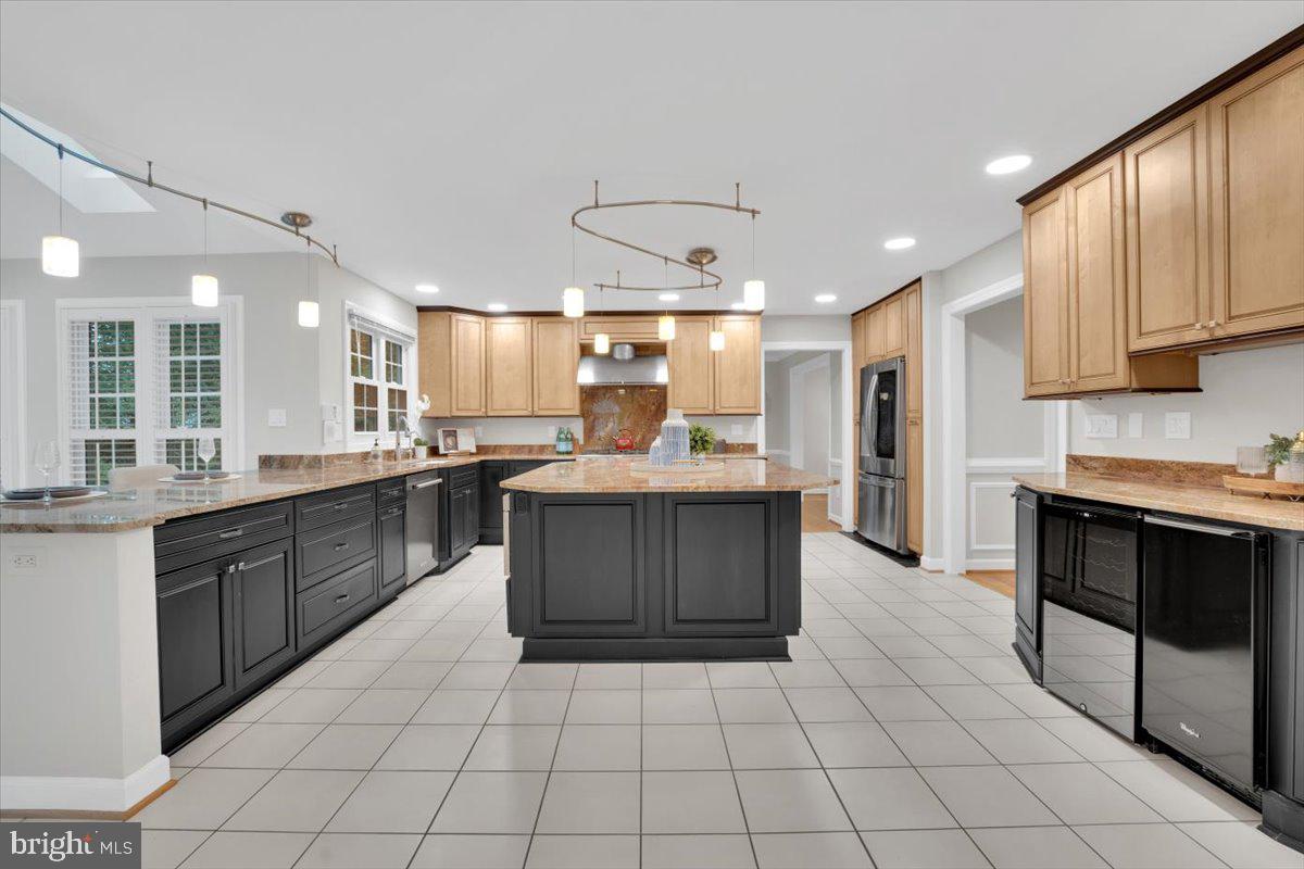 6014 MARILYN DR, ALEXANDRIA, Virginia 22310, 4 Bedrooms Bedrooms, ,4 BathroomsBathrooms,Residential,For sale,6014 MARILYN DR,VAFX2240554 MLS # VAFX2240554