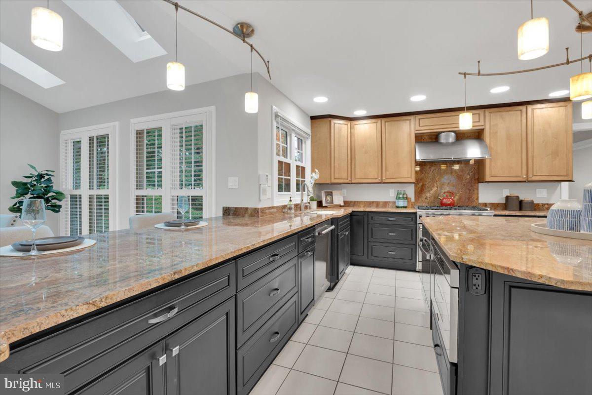 6014 MARILYN DR, ALEXANDRIA, Virginia 22310, 4 Bedrooms Bedrooms, ,4 BathroomsBathrooms,Residential,For sale,6014 MARILYN DR,VAFX2240554 MLS # VAFX2240554