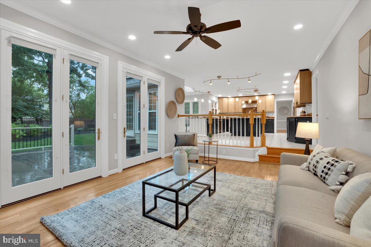 6014 MARILYN DR, ALEXANDRIA, Virginia 22310, 4 Bedrooms Bedrooms, ,4 BathroomsBathrooms,Residential,For sale,6014 MARILYN DR,VAFX2240554 MLS # VAFX2240554