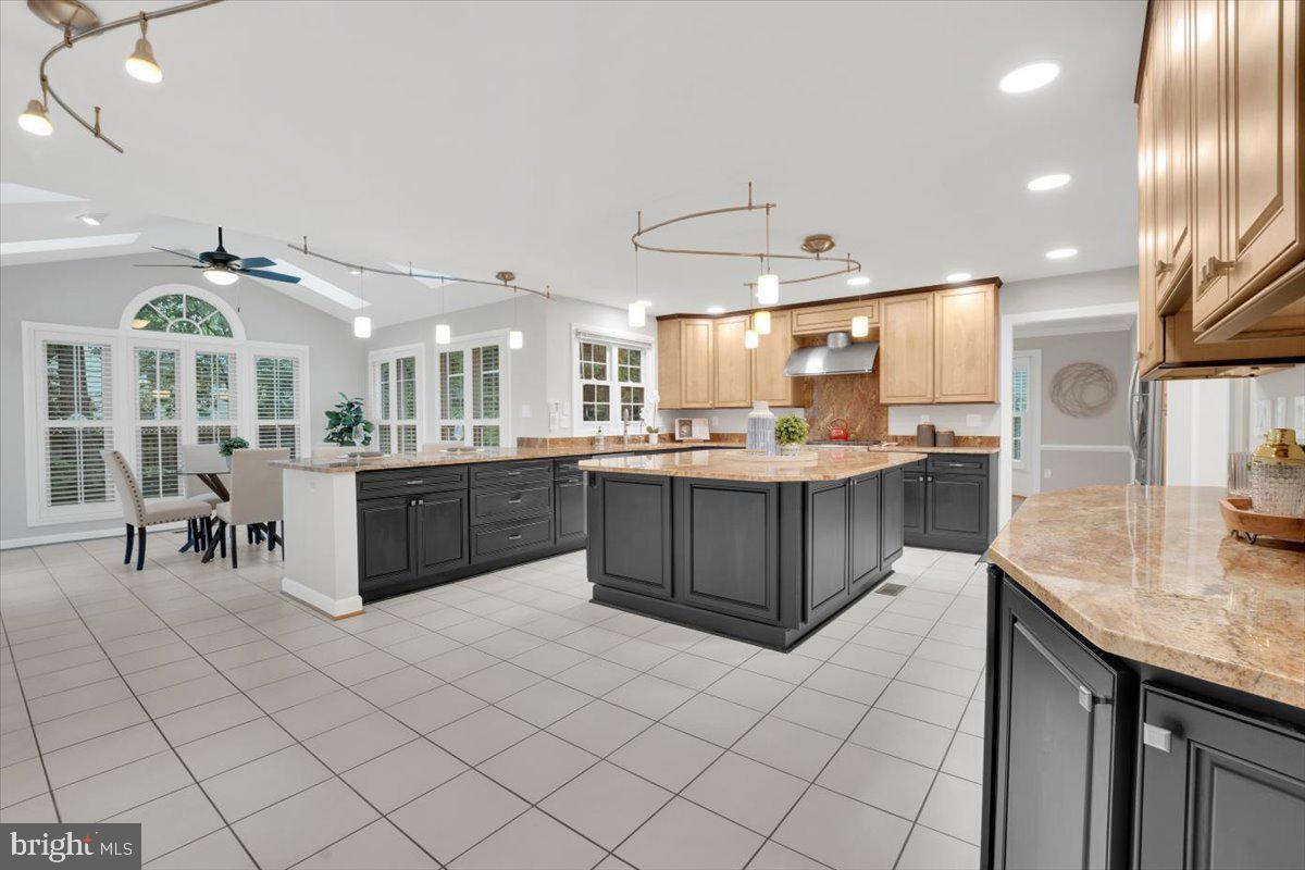 6014 MARILYN DR, ALEXANDRIA, Virginia 22310, 4 Bedrooms Bedrooms, ,4 BathroomsBathrooms,Residential,For sale,6014 MARILYN DR,VAFX2240554 MLS # VAFX2240554