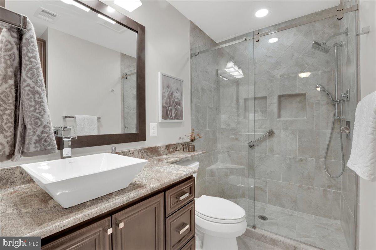 6014 MARILYN DR, ALEXANDRIA, Virginia 22310, 4 Bedrooms Bedrooms, ,4 BathroomsBathrooms,Residential,For sale,6014 MARILYN DR,VAFX2240554 MLS # VAFX2240554