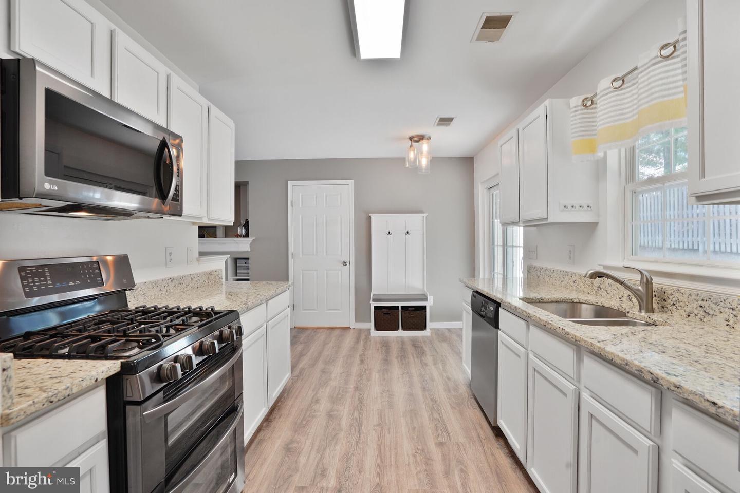 3249 MOUNTAIN LAUREL LOOP, DUMFRIES, Virginia 22026, 4 Bedrooms Bedrooms, ,2 BathroomsBathrooms,Residential,For sale,3249 MOUNTAIN LAUREL LOOP,VAPW2094512 MLS # VAPW2094512