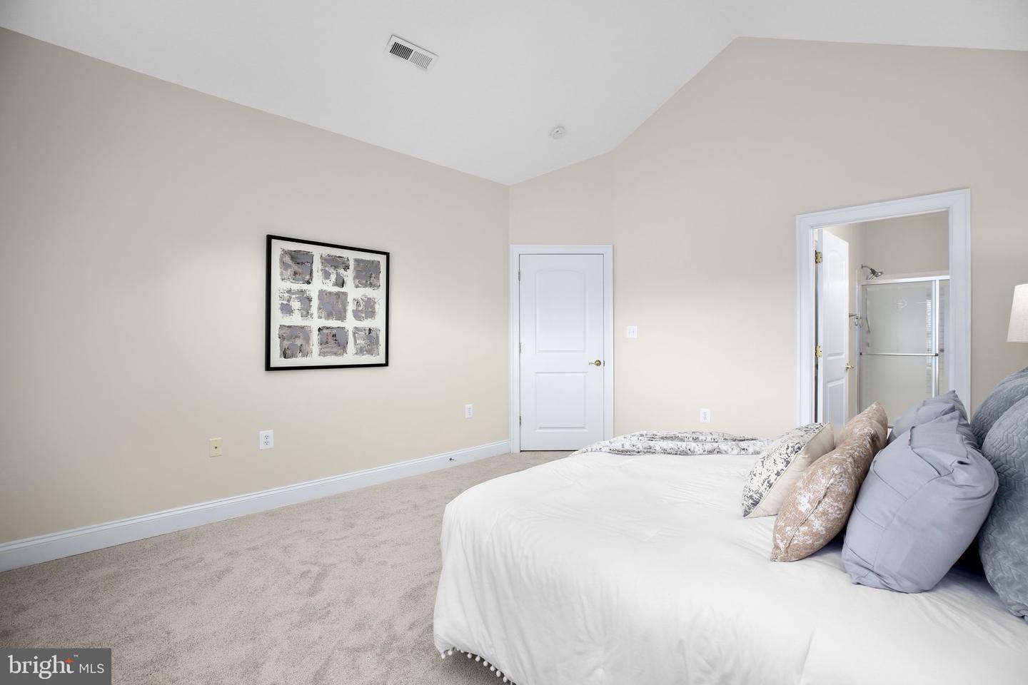 6231 AUTUMN LEAF DR, FREDERICKSBURG, Virginia 22407, 2 Bedrooms Bedrooms, ,2 BathroomsBathrooms,Residential,For sale,6231 AUTUMN LEAF DR,VASP2033090 MLS # VASP2033090