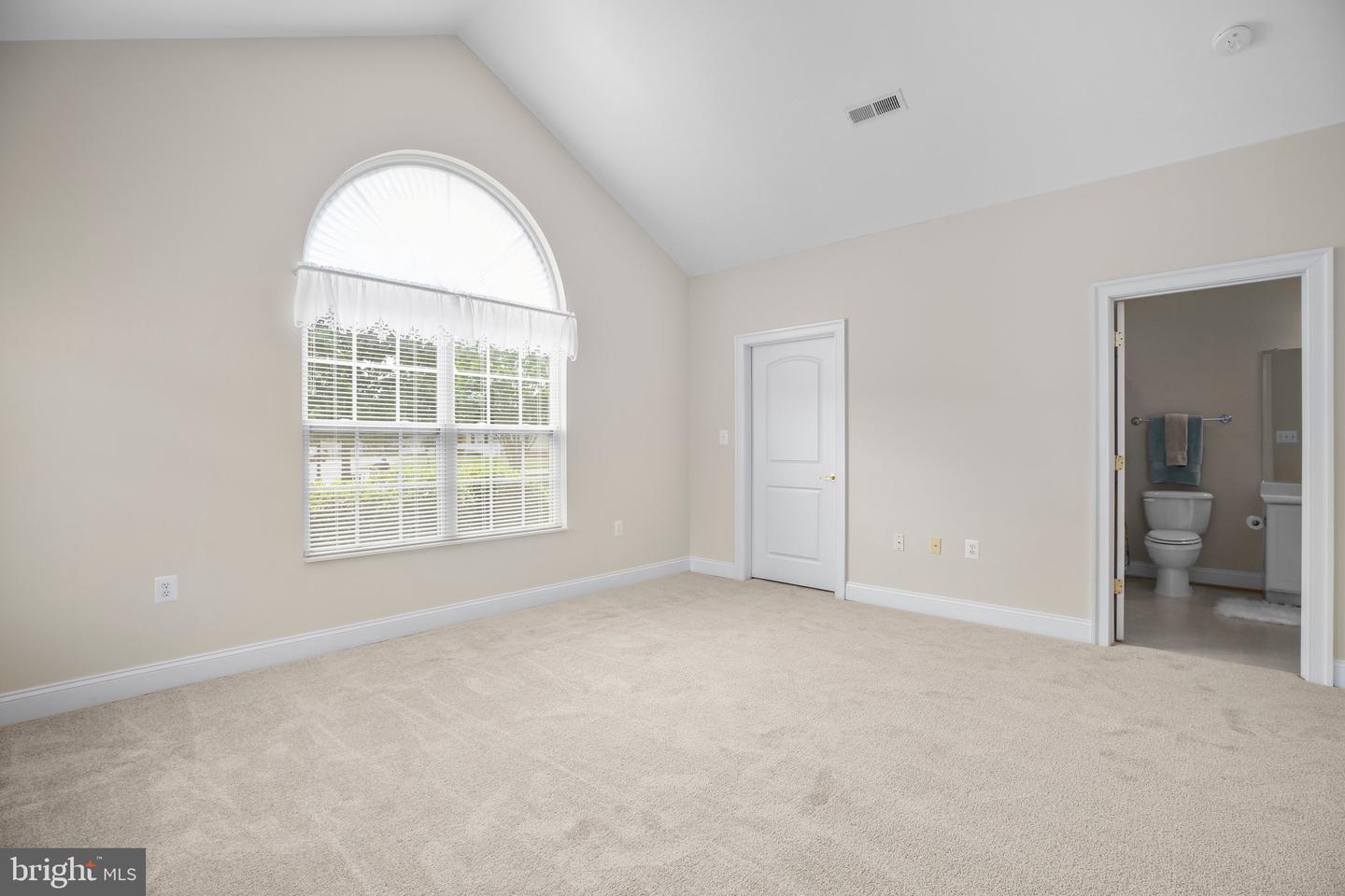 6231 AUTUMN LEAF DR, FREDERICKSBURG, Virginia 22407, 2 Bedrooms Bedrooms, ,2 BathroomsBathrooms,Residential,For sale,6231 AUTUMN LEAF DR,VASP2033090 MLS # VASP2033090