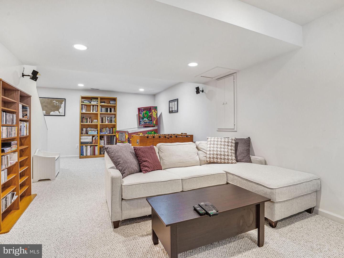 6836 CORDER LN, LORTON, Virginia 22079, 5 Bedrooms Bedrooms, ,3 BathroomsBathrooms,Residential,For sale,6836 CORDER LN,VAFX2240528 MLS # VAFX2240528