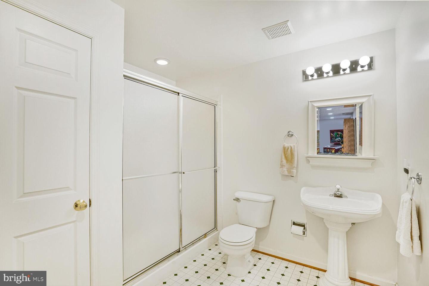 6836 CORDER LN, LORTON, Virginia 22079, 5 Bedrooms Bedrooms, ,3 BathroomsBathrooms,Residential,For sale,6836 CORDER LN,VAFX2240528 MLS # VAFX2240528
