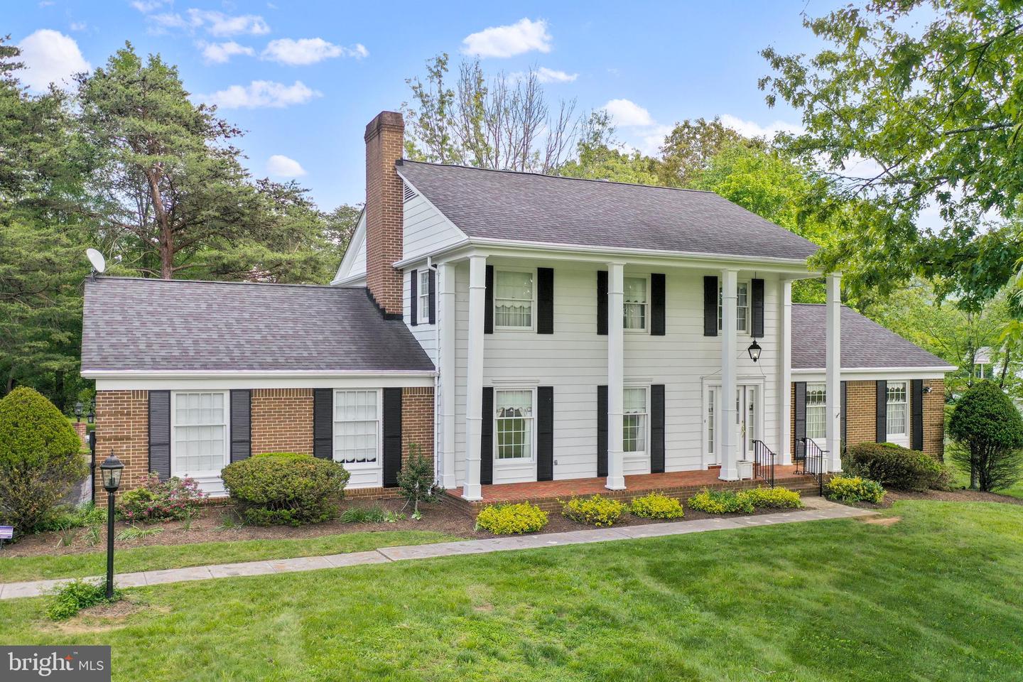 137 S RIVER RD, FRONT ROYAL, Virginia 22630, 3 Bedrooms Bedrooms, ,2 BathroomsBathrooms,Residential,For sale,137 S RIVER RD,VAWR2011146 MLS # VAWR2011146